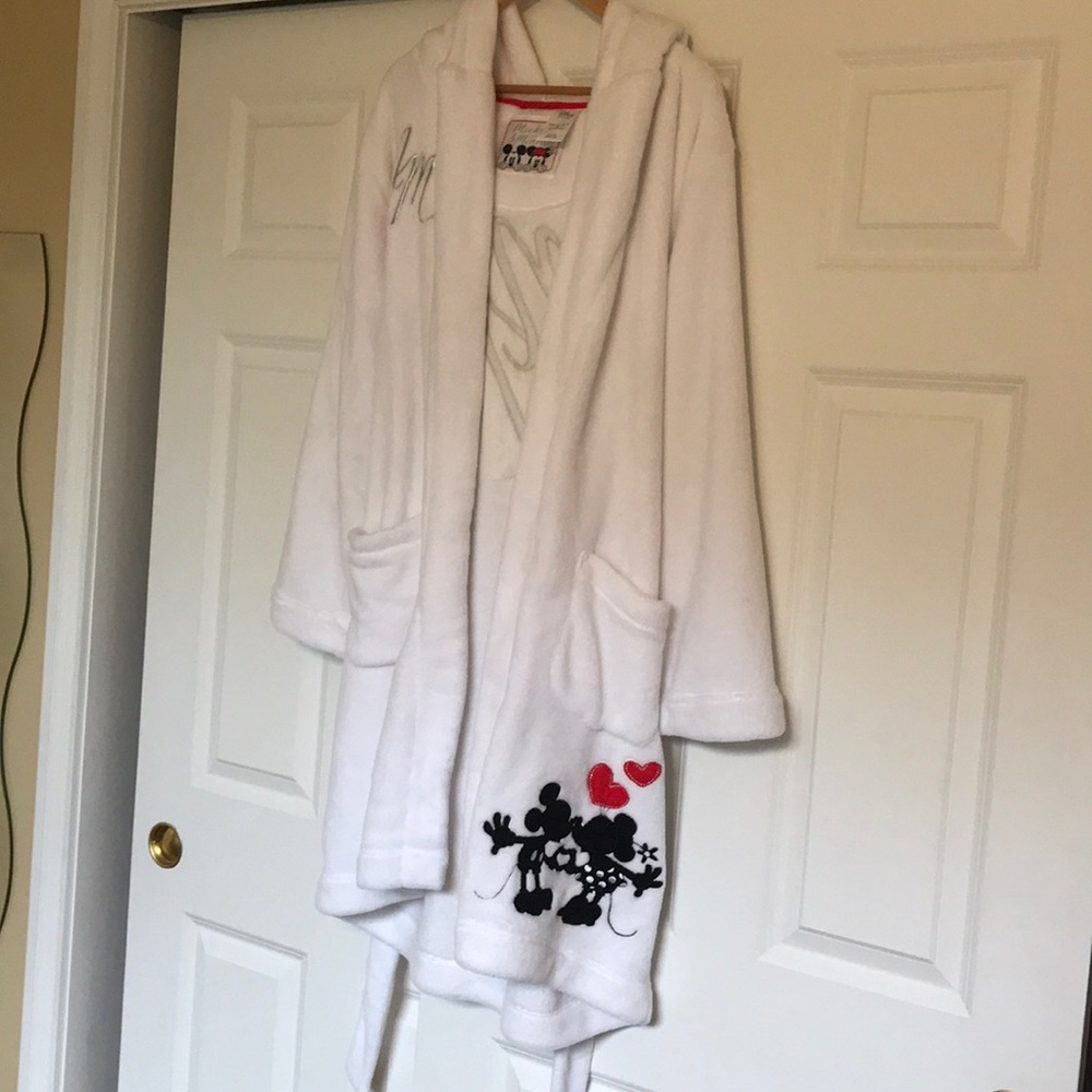 Cozy Disney Minnie & Mickey plush robe